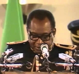Le maréchal Mobutu annonce la fin du parti unique