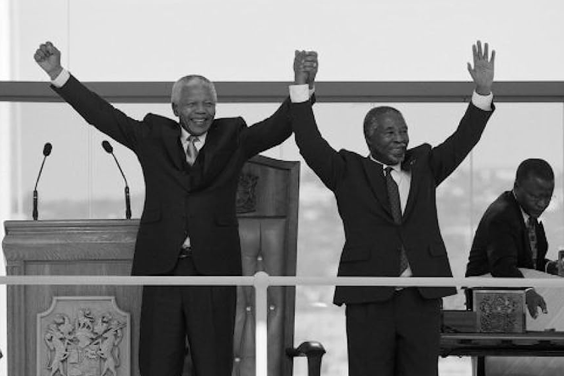 L'Afrique du Sud entre dans l'ère de l'après-Mandela, le lundi 14 juin 1999, avec Thabo Mbeki