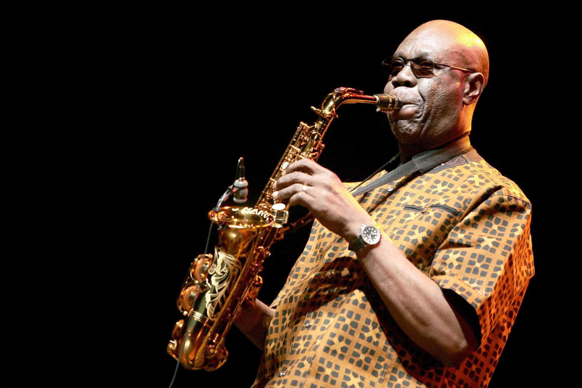 "Afrique en Marche" rend hommage à la figure planétaire du jazz, le saxophoniste Manu Dibango, le 24 juin à Paris