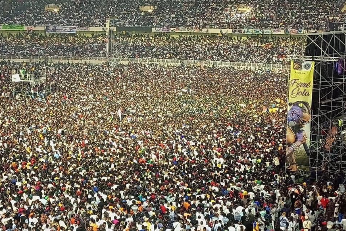 L'artiste Ferré Gola a rempli le Stade à la grande satisfaction des gaulois (ses fanatiques)