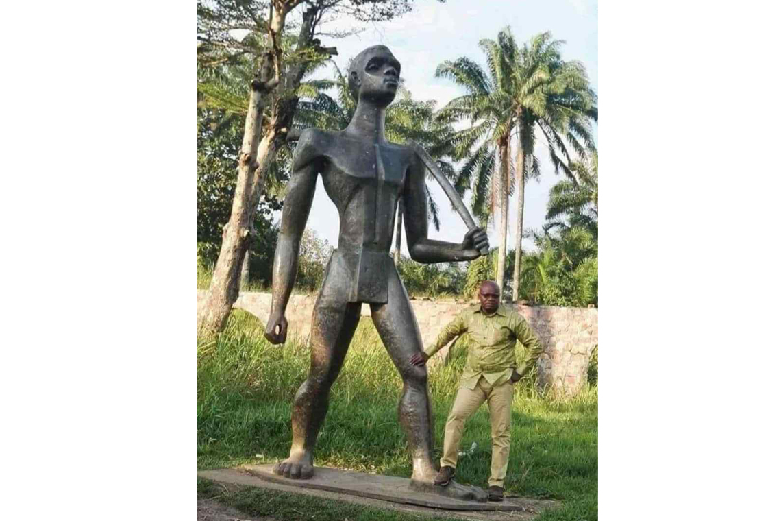 Page d'histoire culturelle: la statue de Nzomba !