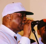 Joseph-Roger Nyoka Longo : un serpent musical très venimeux 
