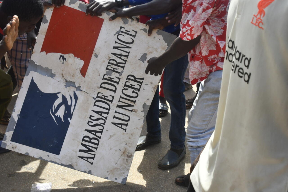 Niger : le régime militaire donne 48 heures à l’ambassadeur de France pour partir