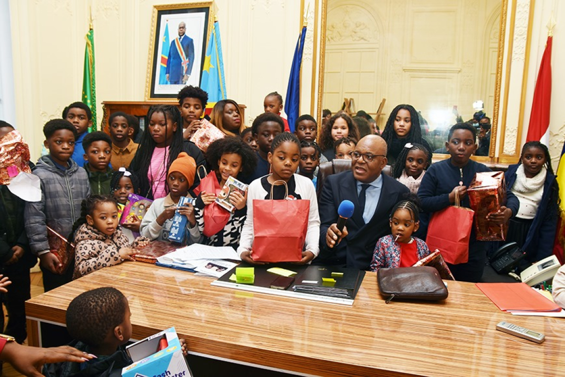 Grande première à l’ambassade de Paris : un Noël avec les enfants de la diaspora