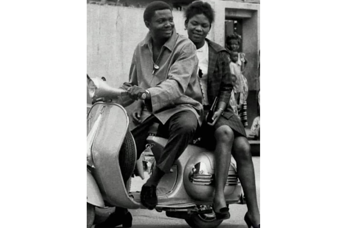 Luambo Makiadi Franco et sa Vespa