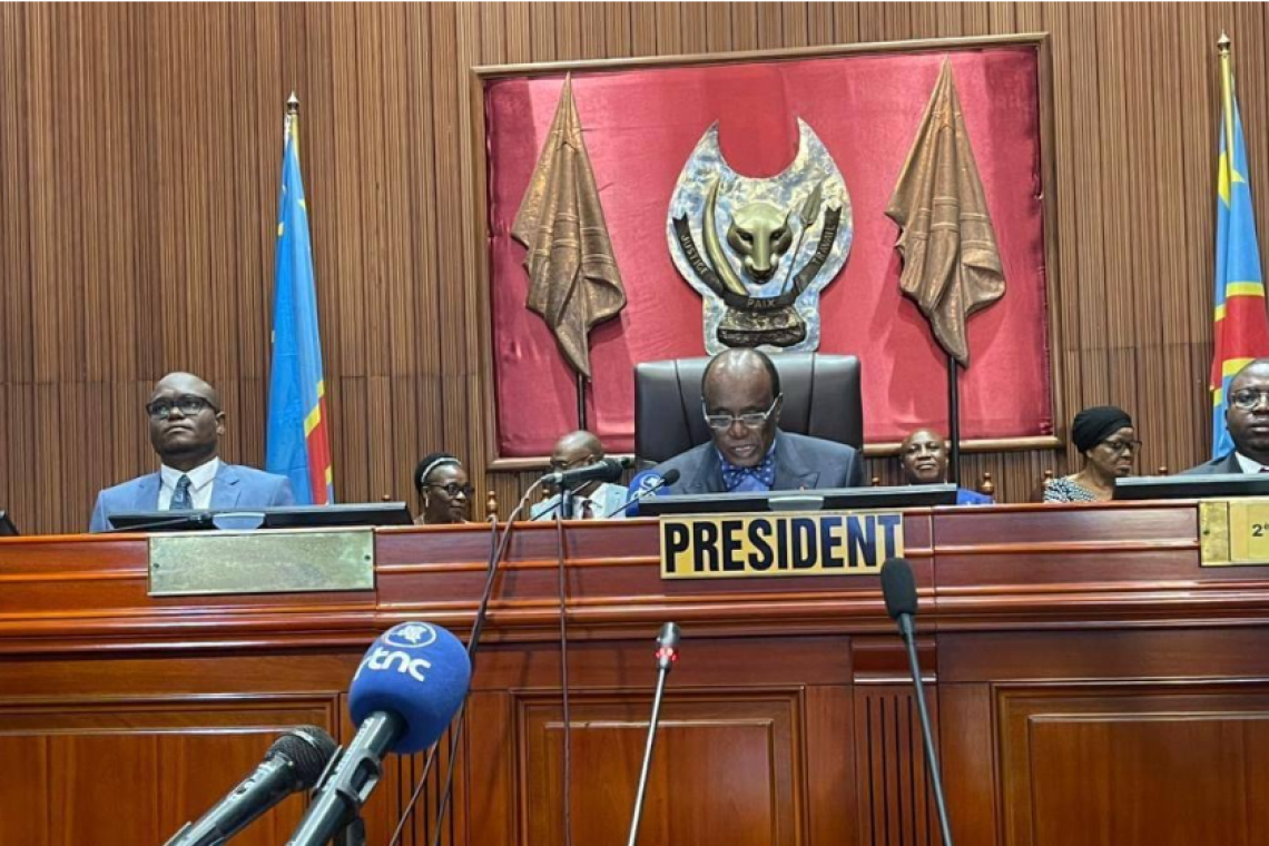 Sénat : Pascal Kinduelo garde son fauteuil du président du bureau d’âge malgré l’arrivée du plus âgé que lui