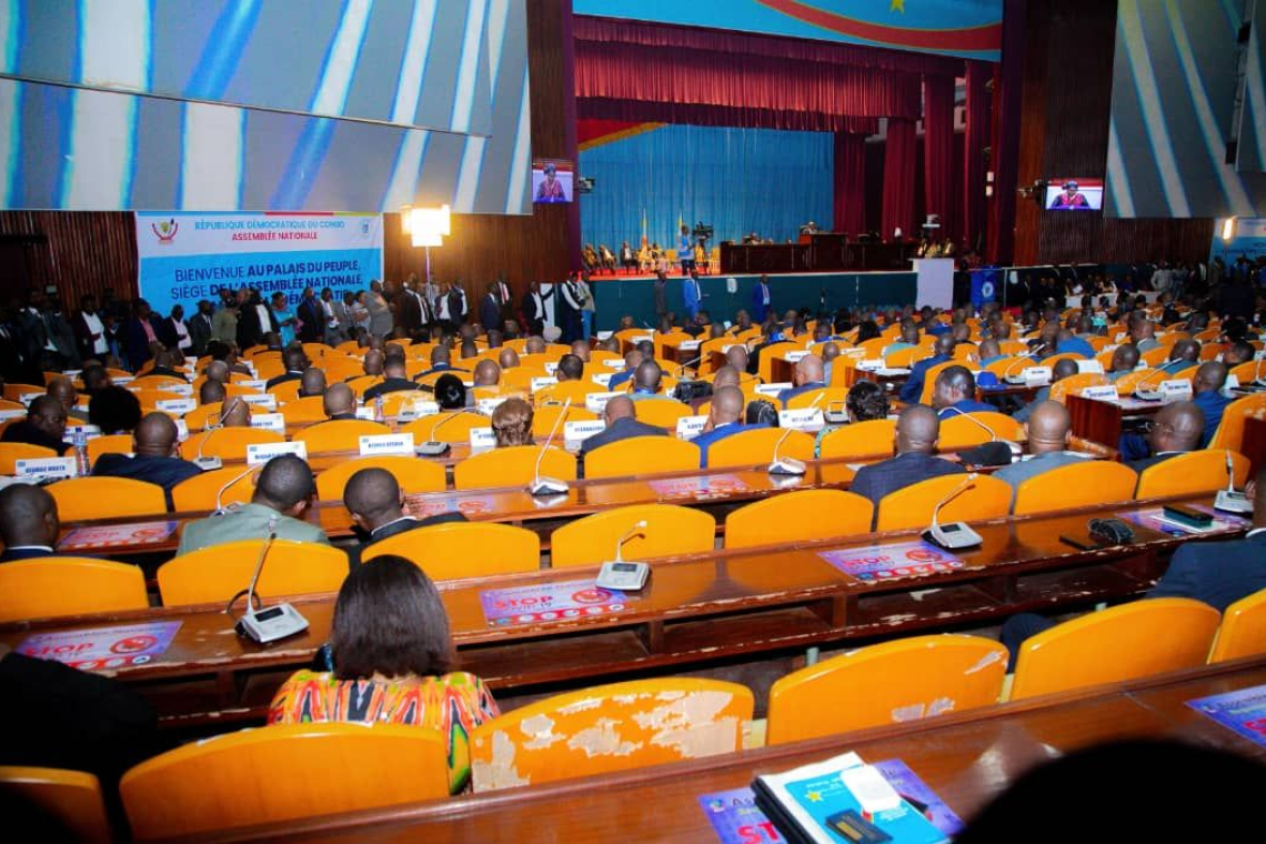 RDC : chaque député national aurait touché 30.000 dollars pour investir le gouvernement Suminwa