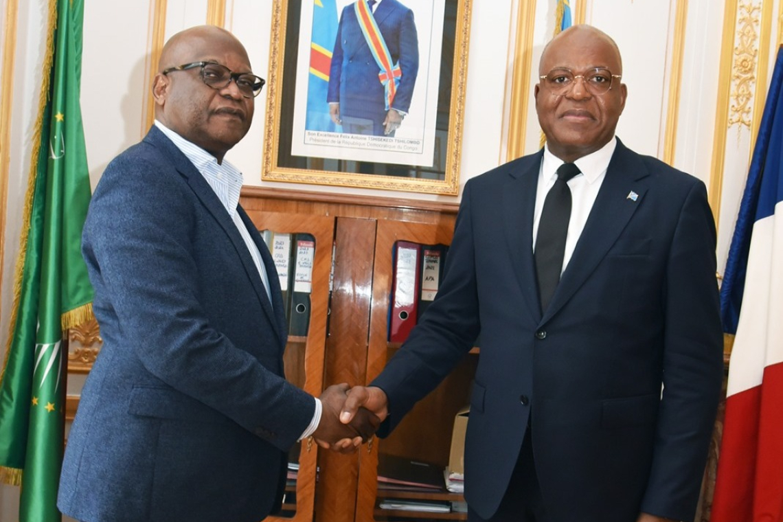 Jossart Nyoka Longo visite la maison Congo (Ambassade de la RDC à Paris)