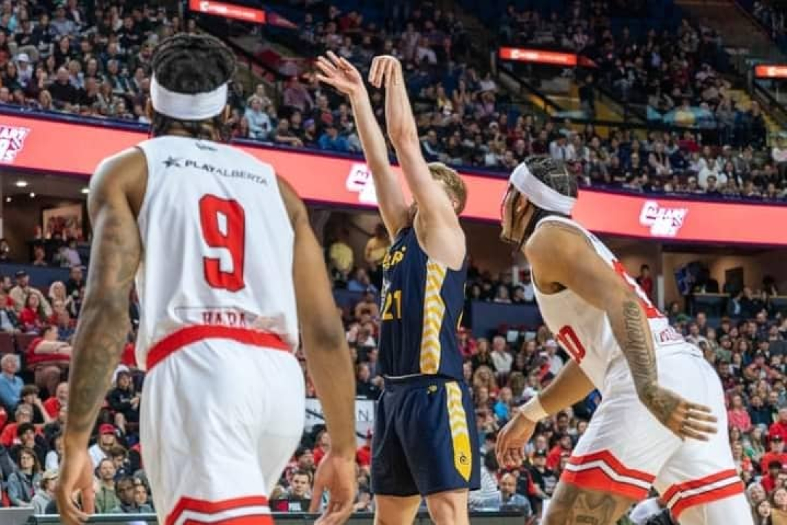 Basketball/Canada-D1 : un 4ème succès d’affilée pour Mathieu Kamba et Calgary Surge