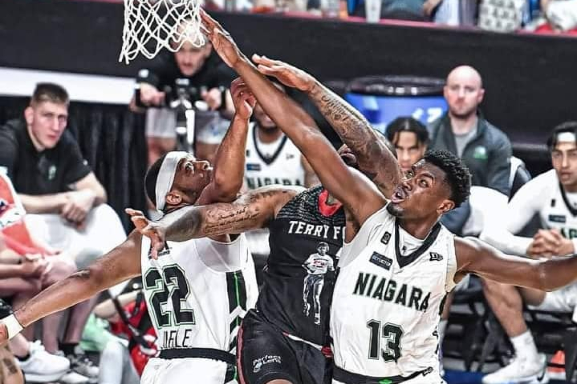 Basketball/Canada-D1 : Elijah Lufile et les Niagara River Lions calent devant Vancouver Bandits