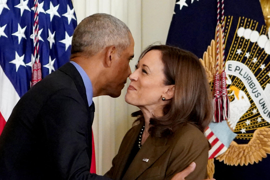 Élections américaines : le couple Obama soutient la candidature de Kamala Harris