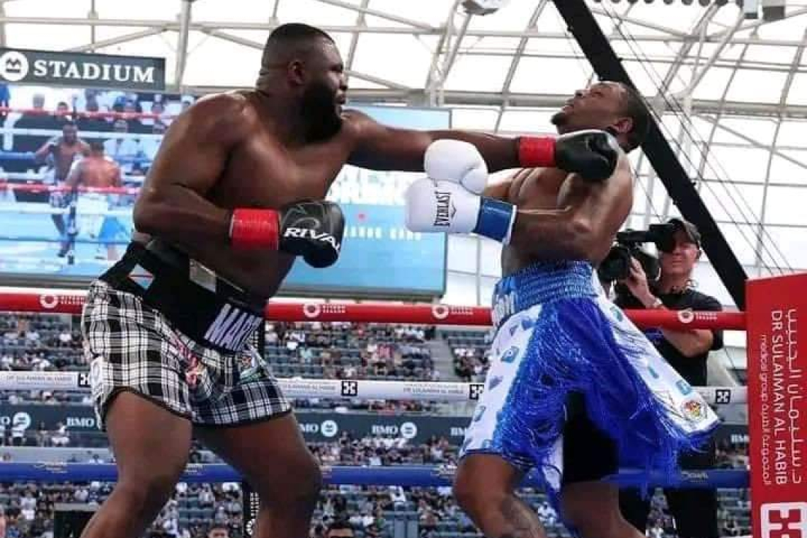 Martin Bakole ébranle le monde de la boxe en entrant dans le Top 10 des poids lourds