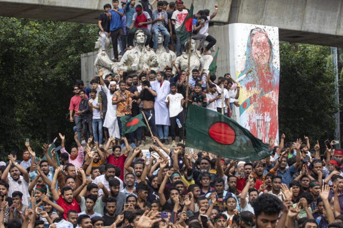 Bangladesh : la Capitale Dacca se réveille sans Première ministre