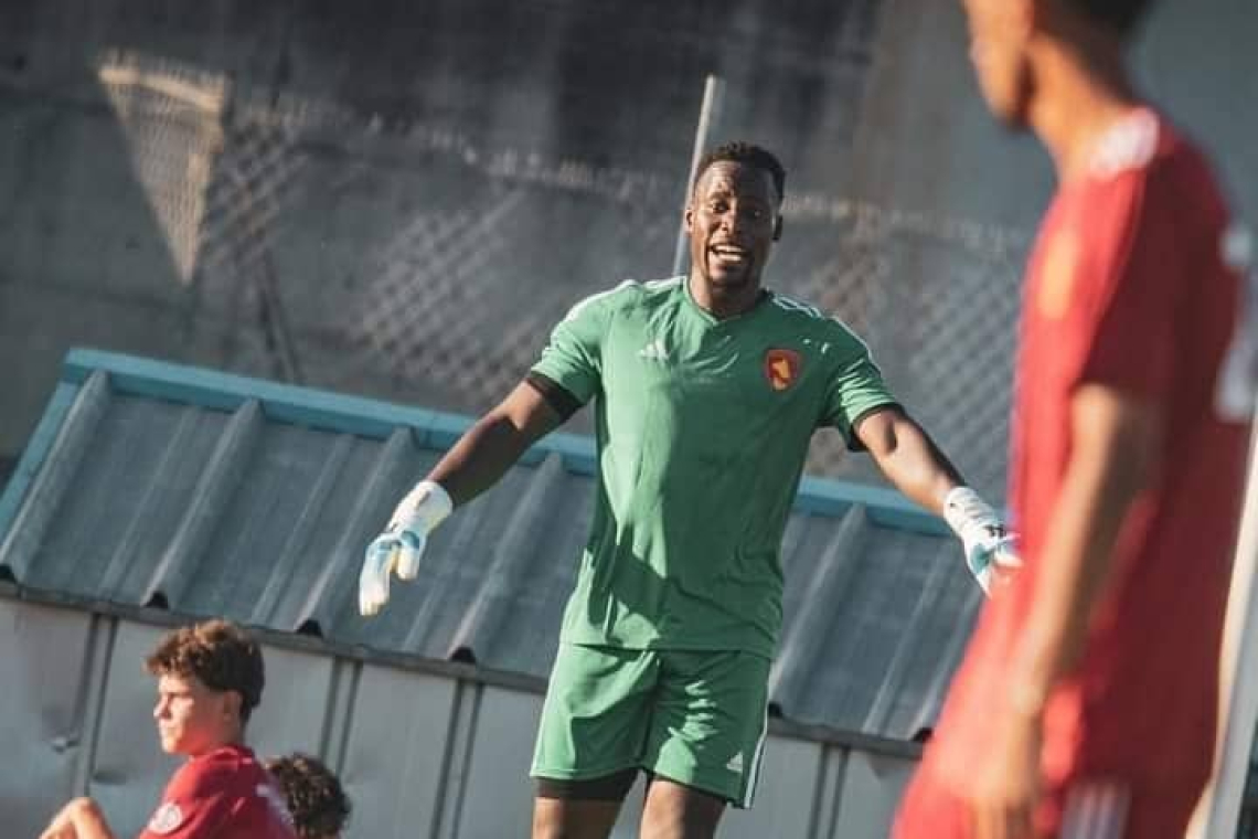 Rodez : Lionel Mpasi a regardé le premier match sur le banc