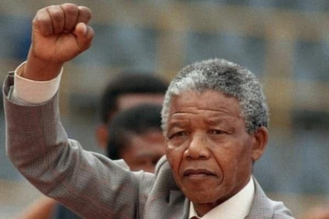 Nelson Mandela: l'héros planétaire 