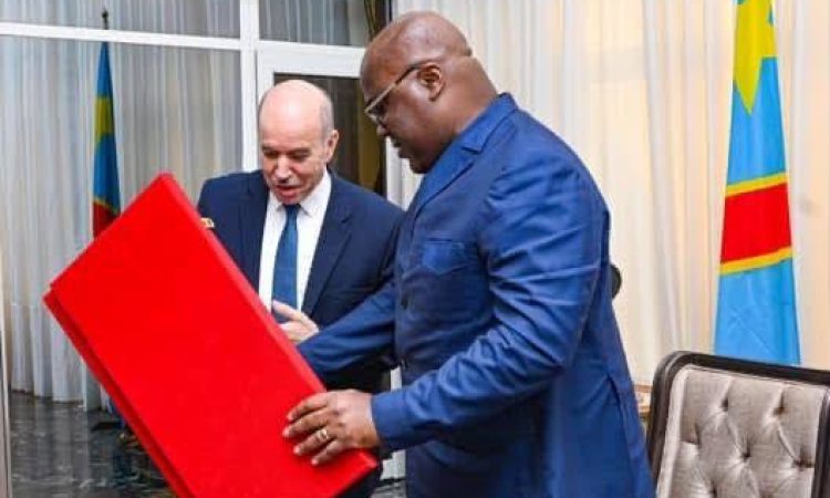 Le président Félix Antoine Tshisekedi a reçu l'envoyé spécial du président algérien.