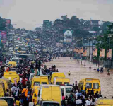 Kinshasa au bord de l’asphyxie : quand la gouvernance provinciale devient une complicité silencieuse du chaos
